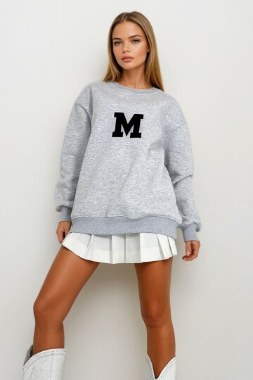 Gri Bisiklet Yaka Nakışlı İçi Şardonlu Oversize Sweatshirt