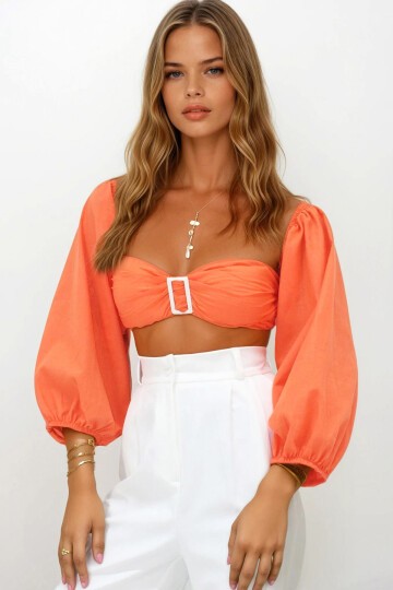 Poplin Sırtı Gipeli Toka Detaylı Prenses Kol Crop Bluz
