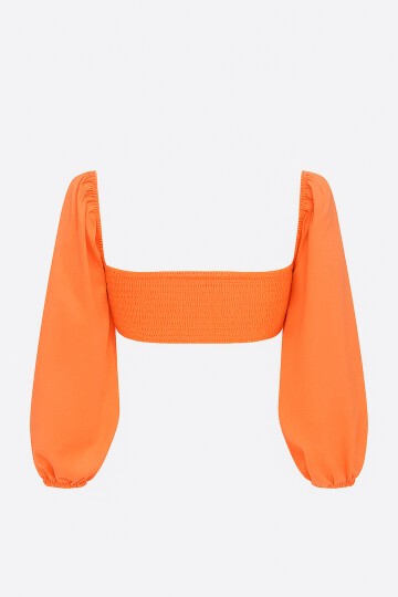 Poplin Sırtı Gipeli Toka Detaylı Prenses Kol Crop Bluz
