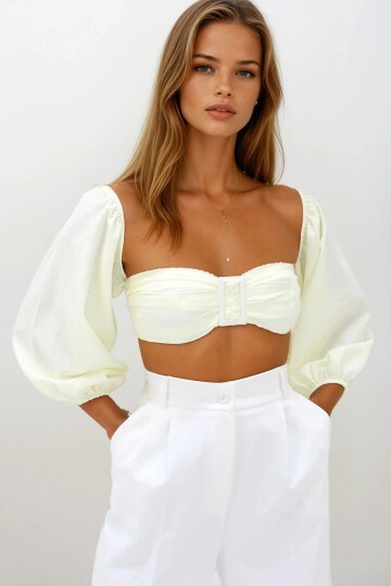 Poplin Sırtı Gipeli Toka Detaylı Prenses Kol Crop Bluz