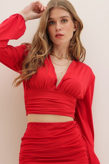 V Yaka Önü Ve Beli Büzgülü Sandy Crop Bluz