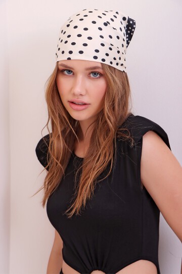 Ekru Desenli Saç Aksesuarı Bandana