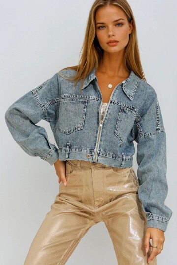 Koyu Mavi Çift Cepli Fermuarlı Crop Denim Ceket