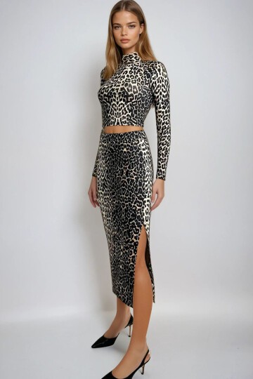 Leopar Leopar Desen Yumuşak Dokulu Crop Bluz Ve Maxi  Boy Etek Takım