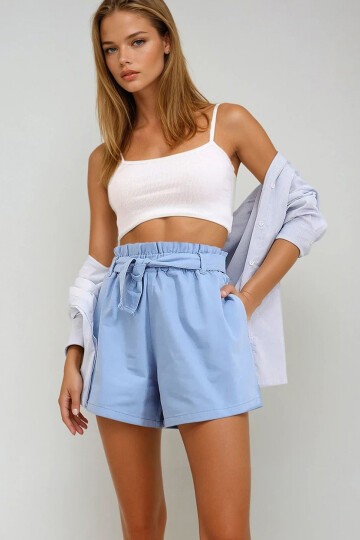 Mavi Beli Lastikli Ve Kemerli Rahat Kesim Denim Şort