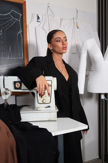 Siyah Tulum Ve Blazer Takım