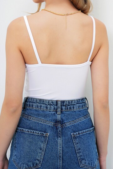 Beyaz Askılı Drape Detaylı Bodysuıt