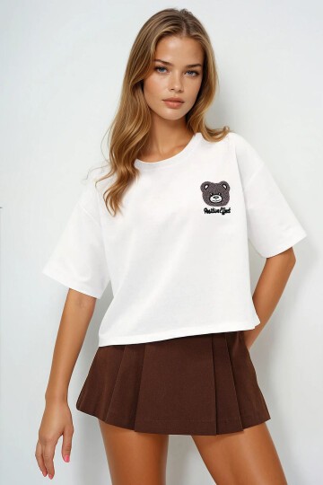 Beyaz Bisiklet Yaka Ayıcık Motifli Oversize Crop T Shırt