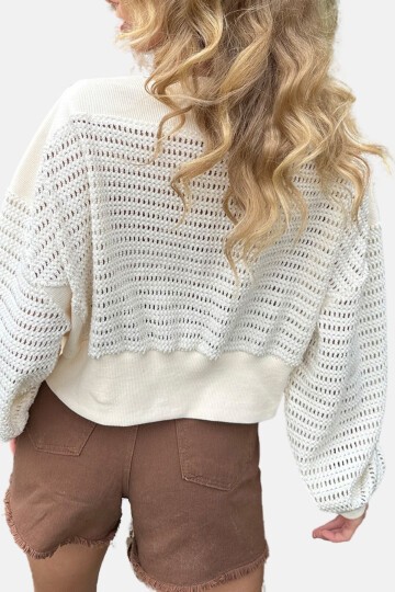 Ekru Kayık Yaka Kendinden Dokulu Crop Sweatshirt