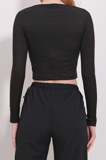 Siyah Bisiklet Yaka Önü Sim Bağcıklı Crop Bluz