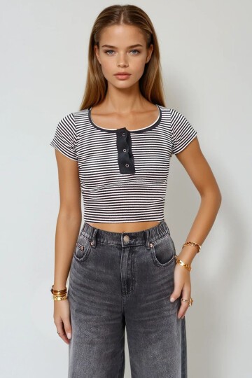 Siyah Çıt Çıt Kapamalı Çizgili Crop Örme Bluz