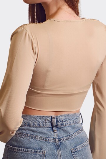 Bej V Yaka Önü Ve Beli Büzgülü Sandy Crop Bluz