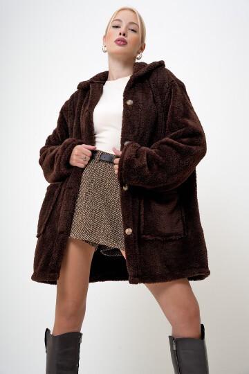 Kahve Çift Cepli Önü Düğmeli Oversize Peluş Ceket
