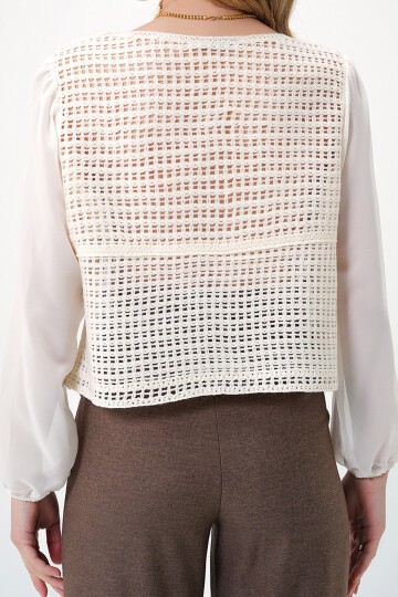 Kahverengi V Yaka Nakışlı Kolları Şifon Düğmeli Crop Bluz
