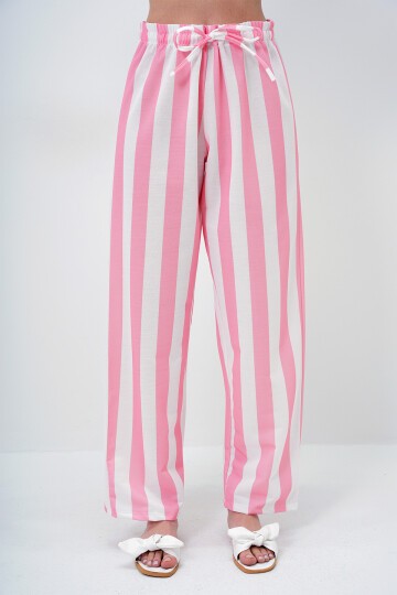Pembe Beyaz Yazı Baskılı Basic T Shirt Ve Çizgili Pantolonlu Örme Pijama Takımı