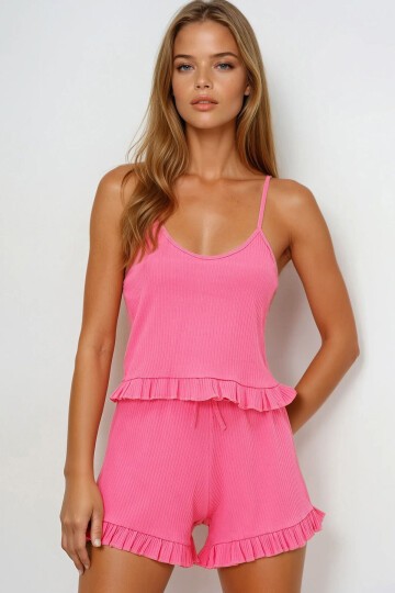 Şeker Pembe Beli Ve Paçası Fırfır Detaylı Askılı Crop Bluz Ve Şortlu Pijama Takımı