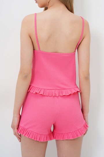 Şeker Pembe Beli Ve Paçası Fırfır Detaylı Askılı Crop Bluz Ve Şortlu Pijama Takımı