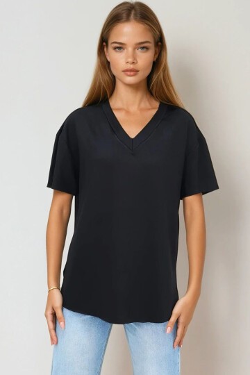 Siyah V Yaka Lazer Kesim Oversize Modal T Shirt