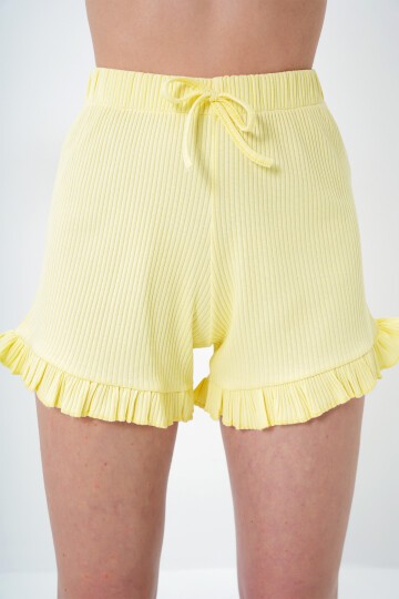 Tereyağı Sarısı Beli Ve Paçası Fırfır Detaylı Askılı Crop Bluz Ve Şortlu Pijama Takımı