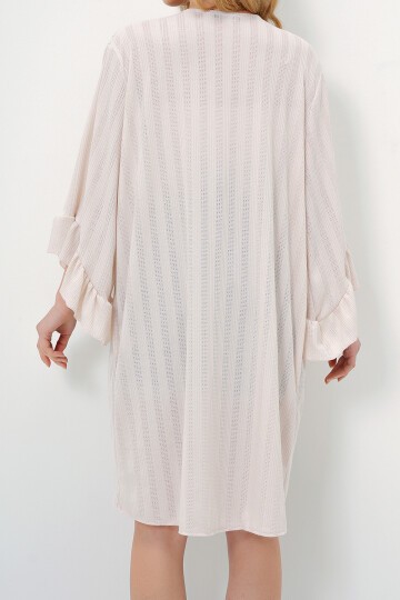 Vanilya Kolları Fırfırlı Delik Ajurlu Kimono Ceket