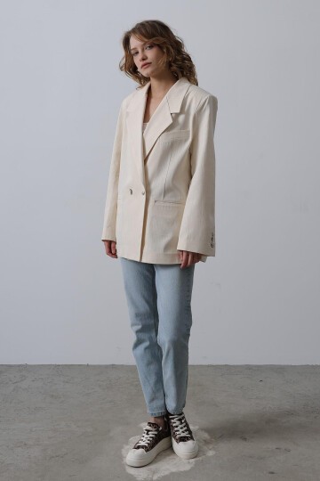 Krem Cep Detaylı Düğme Kapamalı Oversize Blazer Ceket