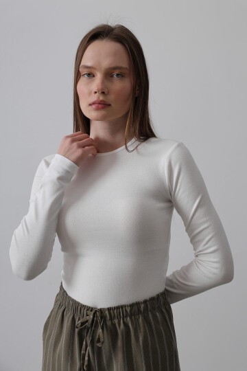 Ekru Bisiklet Yaka Basic Bluz