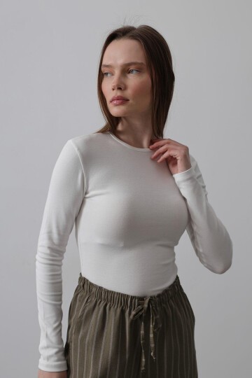 Ekru Bisiklet Yaka Basic Bluz