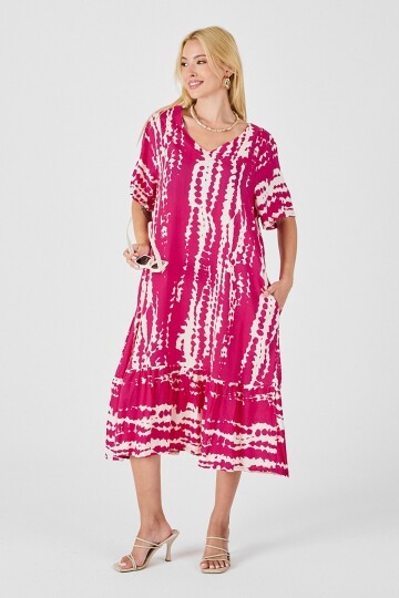 Fuşya Batik Desenli V Yaka Eteği Volanlı Oversize Elbise