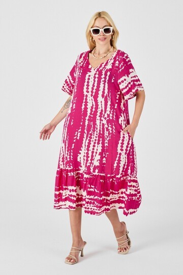 Fuşya Batik Desenli V Yaka Eteği Volanlı Oversize Elbise