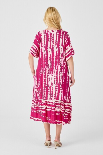 Fuşya Batik Desenli V Yaka Eteği Volanlı Oversize Elbise