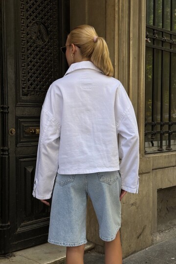 Beyaz Çift Cepli Düğme Kapamalı Oversize Jean Ceket