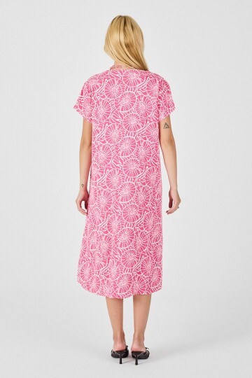 Pembe Derin V Yaka Kısa Kollu Çizgi Desenli Midi Boy Elbise