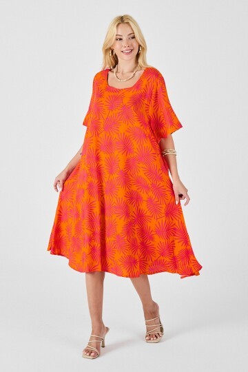Turuncu Geniş Yaka Desenli Midi Boy Elbise
