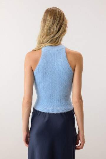Halter Yaka Tüylü Triko Crop Top