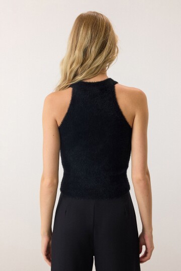 Halter Yaka Tüylü Triko Crop Top