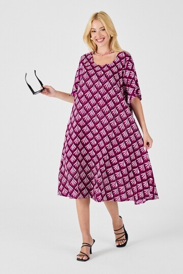 Fuşya U Yaka Kısa Kollu Midi Boy Desenli Elbise