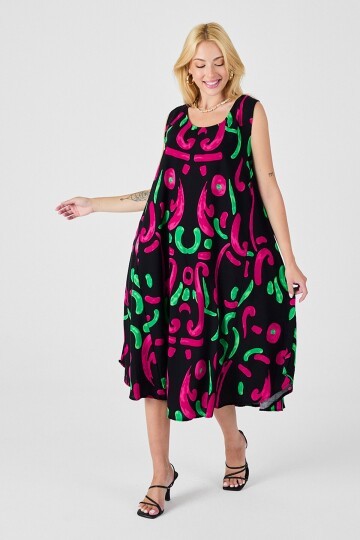 Siyah U Yaka Kolsuz Asimetrik Kesim Midi Boy Elbise