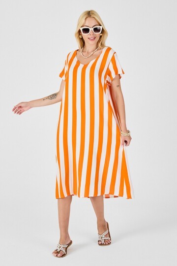 Turuncu V Yaka Kısa Kollu Rahat Kesim Elbise