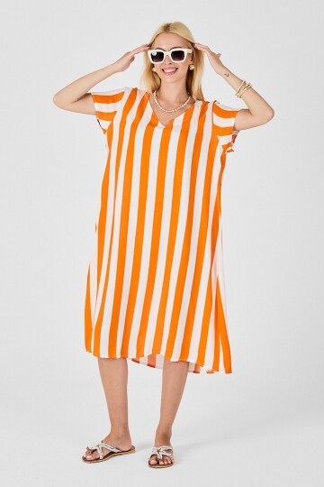 Turuncu V Yaka Kısa Kollu Rahat Kesim Elbise
