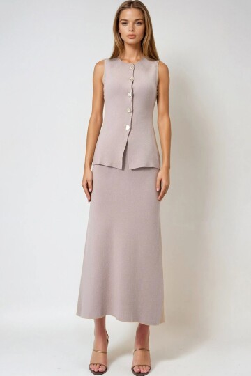 Aksesuar Düğmeli Yelek Ve Maxi Boy Etek Triko Takım