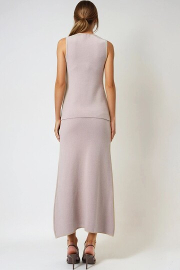 Aksesuar Düğmeli Yelek Ve Maxi Boy Etek Triko Takım