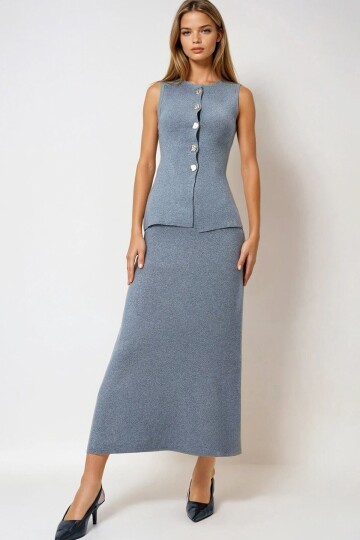 Aksesuar Düğmeli Yelek Ve Maxi Boy Etek Triko Takım