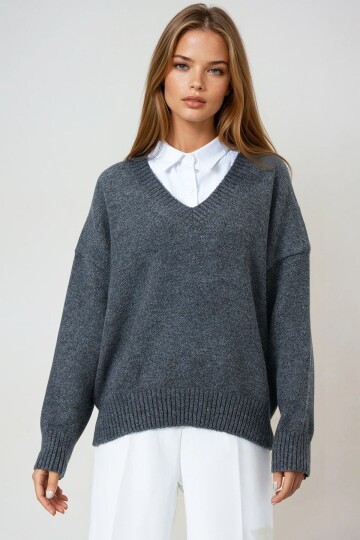 Düşük Omuz V Yaka Triko Kazak