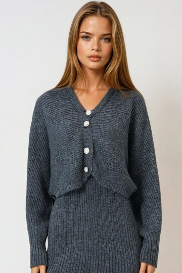 Düğme Kapamalı Crop Hırka ve Ön Arka V Yaka Fitilli Triko Elbise Takım