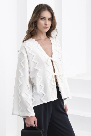 Bağlama Detaylı Zigzag Desenli Bluz