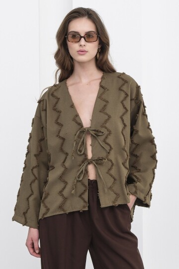 Bağlama Detaylı Zigzag Desenli Bluz