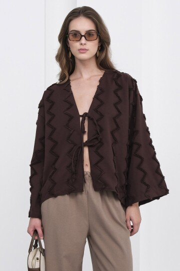 Bağlama Detaylı Zigzag Desenli Bluz