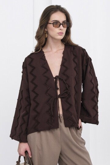 Bağlama Detaylı Zigzag Desenli Bluz