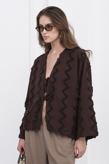 Bağlama Detaylı Zigzag Desenli Bluz