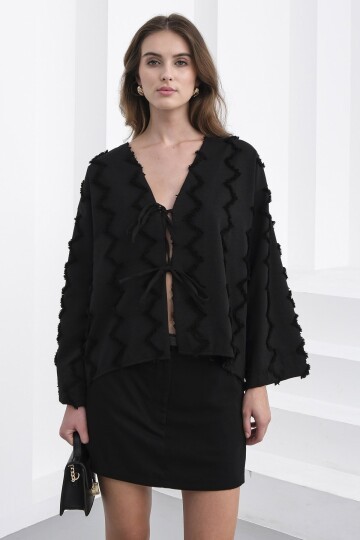 Bağlama Detaylı Zigzag Desenli Bluz